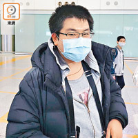 黃先生指，當地人會認為戴口罩的人是「異類」。（梁頴福攝）