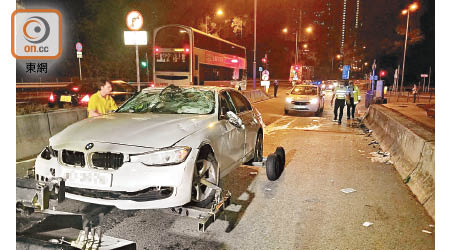 涉事私家車損毀。（吳建明攝）