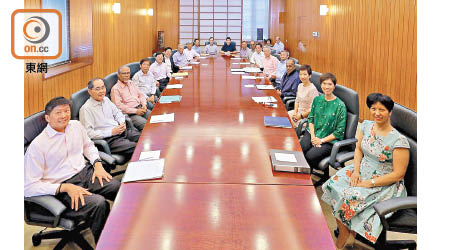 新加坡內閣早前曾宣布減薪一個月。