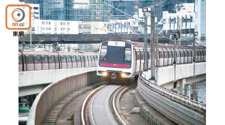 港鐵本月初發生車「跣胎」意外。