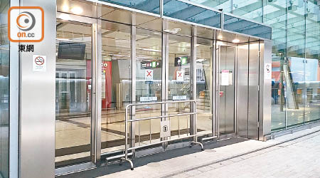 高鐵西九龍總站因避疫關站，仍未知何時重開。