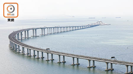 港珠澳大橋於周三起恢復正常收費。