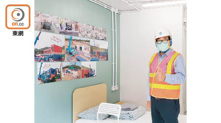 盧偉國到大嶼山竹篙灣檢疫中心地盤，視察以貨櫃式組裝合成法建造的隔離檢疫單位。