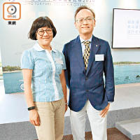 李國興（右）同香港園境師學會會長許虹（左）一齊出席頒獎禮。