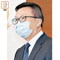 海關關長鄧以海主持頒授證書儀式。