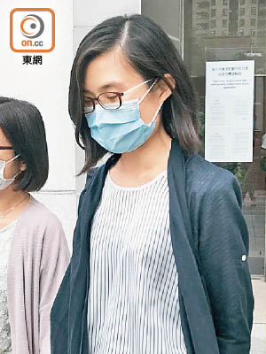 女被告雷頌恩否認公職人員接受利益罪。（梁柱鍇攝）