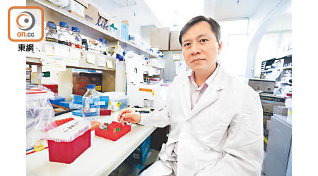 胡釗逸將會離任港大微生物學系。