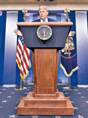 美國總統特朗普揚言或關閉更多中國駐美外交機構。（美聯社圖片）