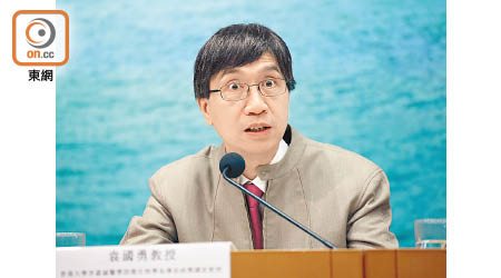 袁國勇批評政府六月放寬防疫措施是很大的錯誤。