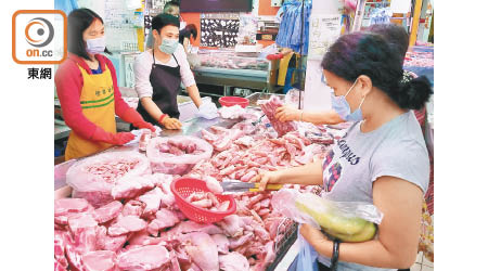 本港大部分凍肉店均仍在出售巴西急凍雞翼。（朱先儒攝）