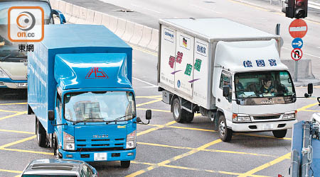 有調查指近七成物流運輸業從業員每月開工少於廿日。