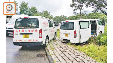 懷疑被偷的輕型貨車（右）。