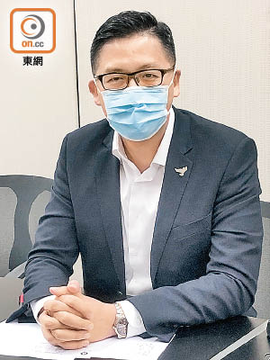 林卓廷認為留任可以透過議會程序拖延法案。（陳亦瀅攝）