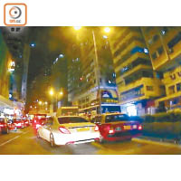 荃灣：「黐線勇」負傷驅車往醫院途中連撼三的士片段曝光。