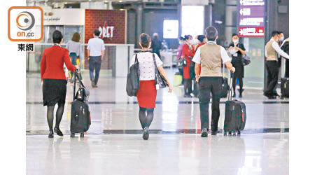 工會預料國泰會先向前線空中服務員及地勤人員開刀。