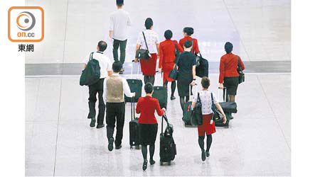 國泰航空公司空中服務員工會促請資方與工會及各持份者溝通。