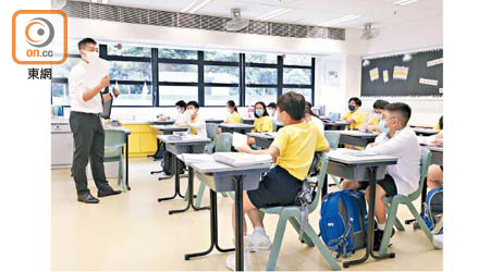 學生在漫長的暑假結束後上學，作息難調節，容易影響課堂表現。