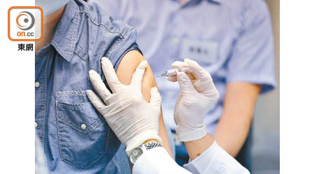 學會建議政府讓受過認可訓練的藥劑師參與疫苗接種服務。（黃偉邦攝）