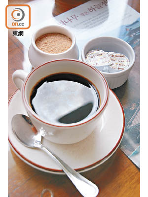研究指空腹喝濃黑咖啡會令血糖飆高。