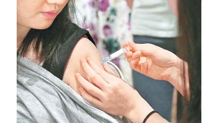 賴偉文指由現在到十一月都是接種流感疫苗的合適時間。