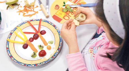 兒童飲食不良會影響身高發展。