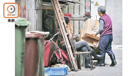 樂施會建議透過關愛基金向貧窮線下的失業人士發放短期津貼。