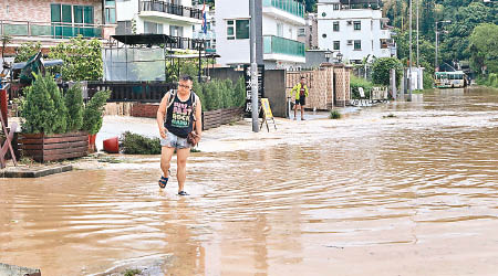 新界鄉村每逢暴雨容易出現水浸。