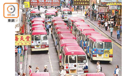 政府擬准紅色小巴加入2元乘車優惠計劃。