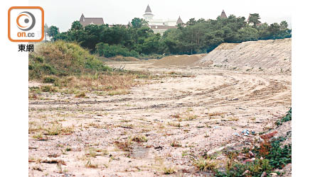 竹篙灣二期用地閒置多年，港府仍未有發展計劃。