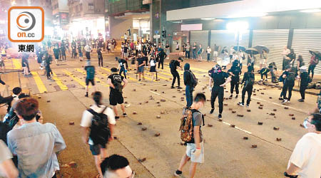 香港前年爆發社會運動，社會氣氛持續緊張。