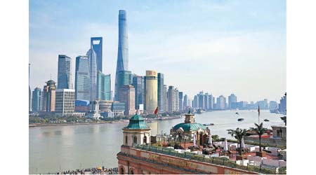 中國上海：堪輿學家認為內地會是全球經濟最快復甦的國家。
