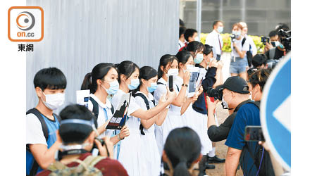 大批學生捲入前年的反修例示威活動，課程檢討專責小組去年建議學校優先加強價值觀教育。