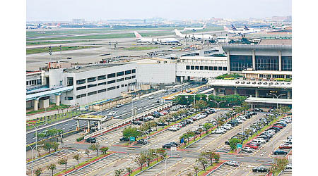 桃園機場將於下月1日起恢復轉機服務。