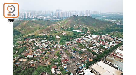 地政總署在年半打擊行動期間，就違法佔用土地作出的檢控只有6宗。