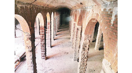 主教山配水庫以仿羅馬方式建造。