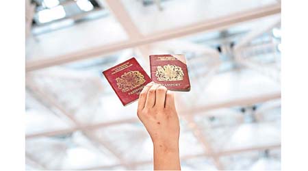 英國政府延長持BNO港人特許入境許可。