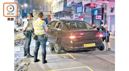 旺角：涉事車輛被警方拖走。（胡德威攝）