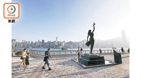 本港旅遊業界表示對旅遊氣泡不感樂觀，又指沒有訪港旅客恐「香港玩完」。