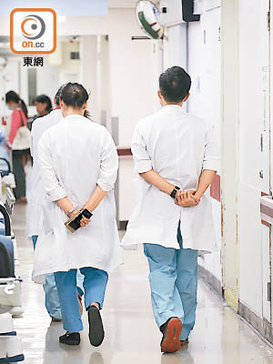 政府提出引入海外醫生以解決醫生人手短缺問題。