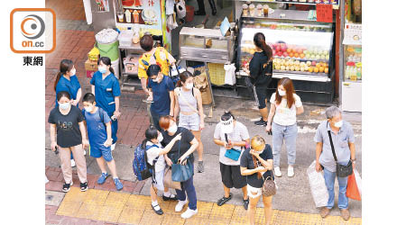 本港近日天氣炎熱。（黃偉邦攝）