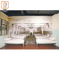 青山醫院營運初期，病房一度住滿100人。