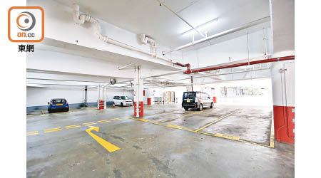 利安邨：停車場租金竟較同區逾９成私人屋苑出租車位貴。