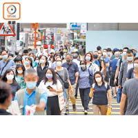 本港疫情恐隨時再爆發。