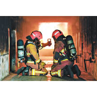 當遇上三級或以上的樓宇火警或有需要時，煙火特遣隊便會出動協助評估現場情況。