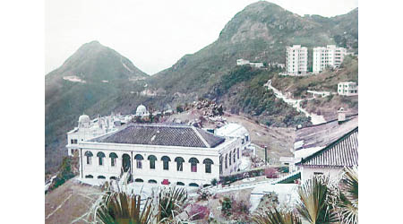 海軍准將別墅遺址位於山頂。
