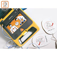 AED有圖像及語音提示功能。