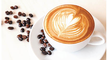 每日飲４杯咖啡，眼壓增0.35毫米汞柱。