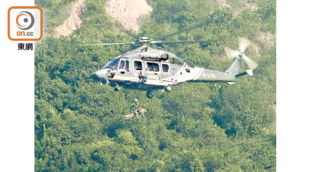 政府飛行服務隊經常出動參與救援行動。