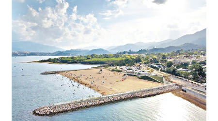 大埔龍尾人工泳灘在上月23日正式啟用。