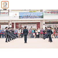 消防處曾在全民國家安全教育日進行中式步操表演。